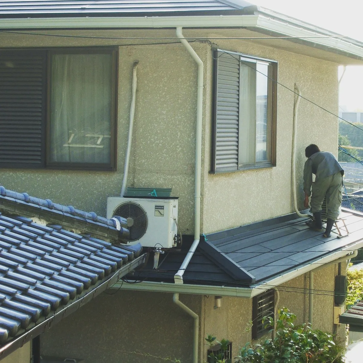 屋根を葺き替えました